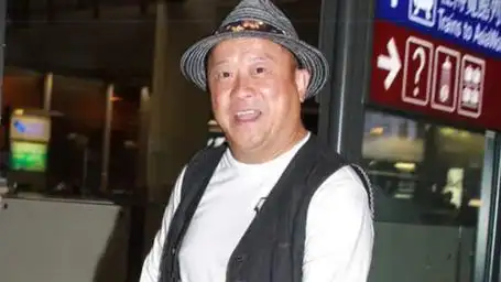 一张高清照的曝光,揭开曾志伟儿媳真实面目,难怪把她赶出家门