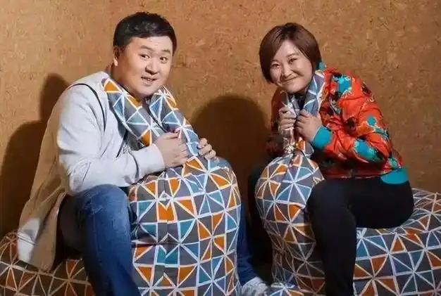 知名导演爆料贾玲的成功离不开两个男人现在她该领证生娃了