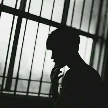 qq男生头像黑白帅气伤感图片