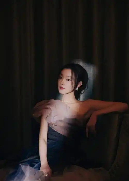 25娱乐瓜:王一博任嘉伦张颂文刘诗诗金晨宋轶许凯景甜王鹤棣_造型