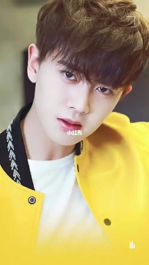 嘉人们来看看我们最酷的任嘉伦吧