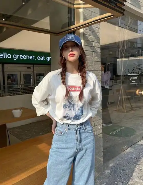 来自韩国ins时尚博主nnino,她的穿衣风格,非常容易模仿,日常的穿搭,也