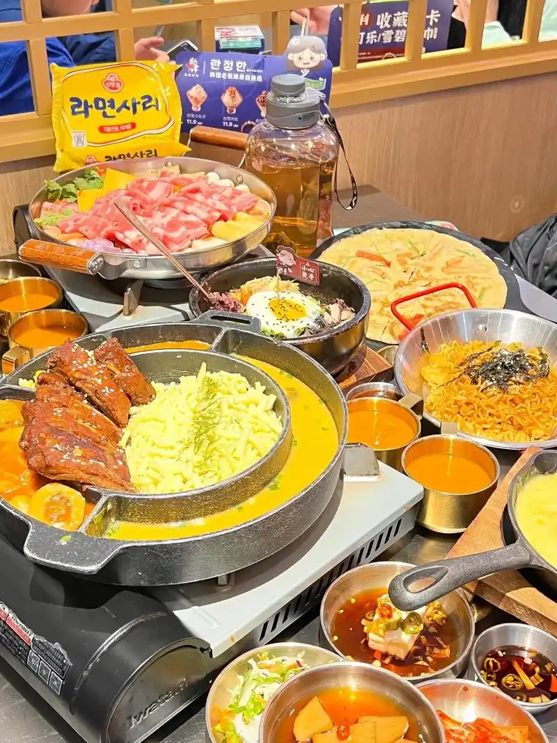 首尔大排档91芝士排骨06韩式肥牛锅92糯叽叽的辣年糕02#心动