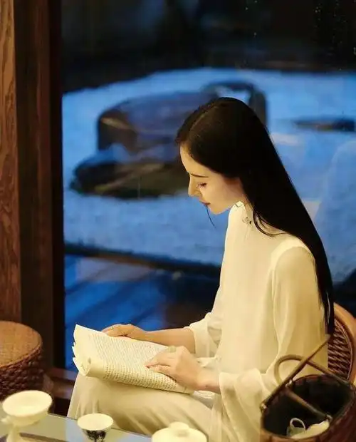 或如僧人手中的木鱼,禅意有声.