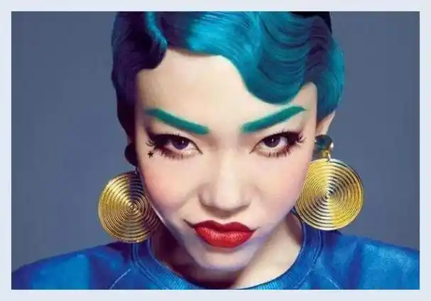 事实证明,一线歌手中"销声匿迹"的吴莫愁,早已走上一条不归路