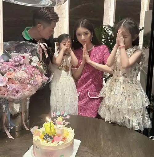 方媛母亲节晒祖孙三代,女儿颜值越来越高,郭富城丈母娘气质出众