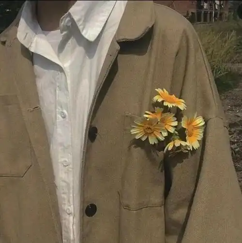 捧花男生头像:捧花见面永远超级浪漫