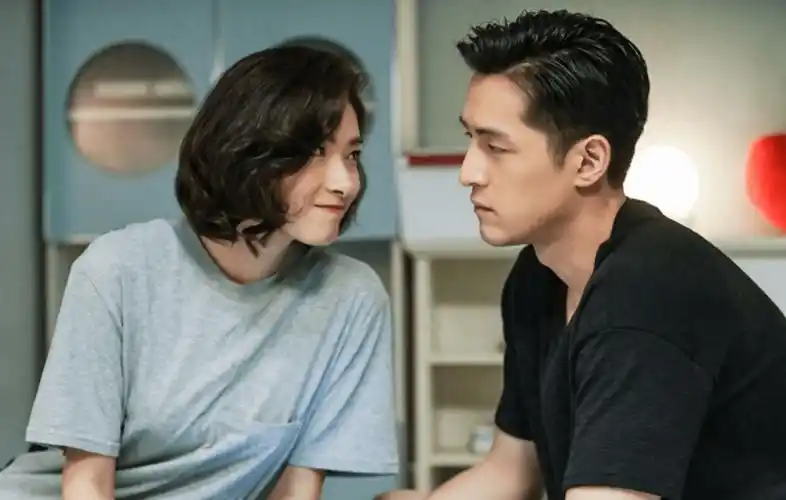 嫁给普通人的6位女星,不嫁豪门只嫁爱情,最后一位