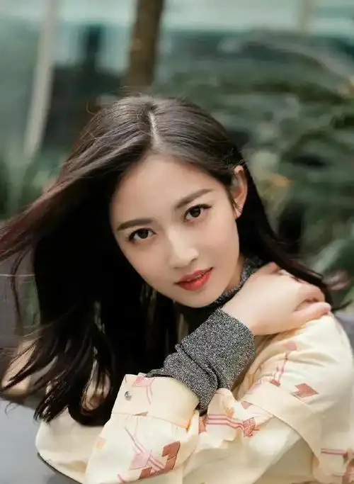 陈钰琪明星壁纸(42)_网易订阅