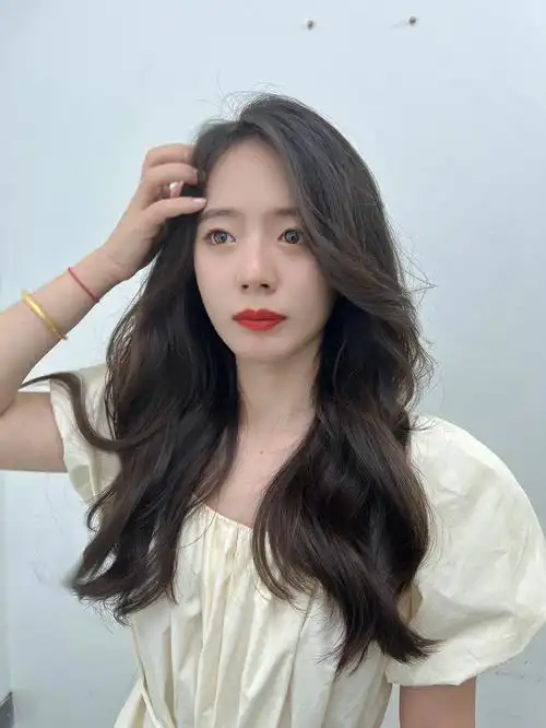 超有氛围的自然大卷发型