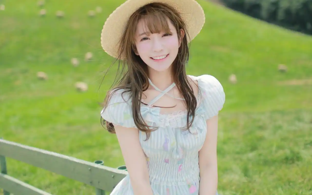 韩国美女清新养眼户外唯美写真桌面壁纸高清大图预览2560x1600_美女