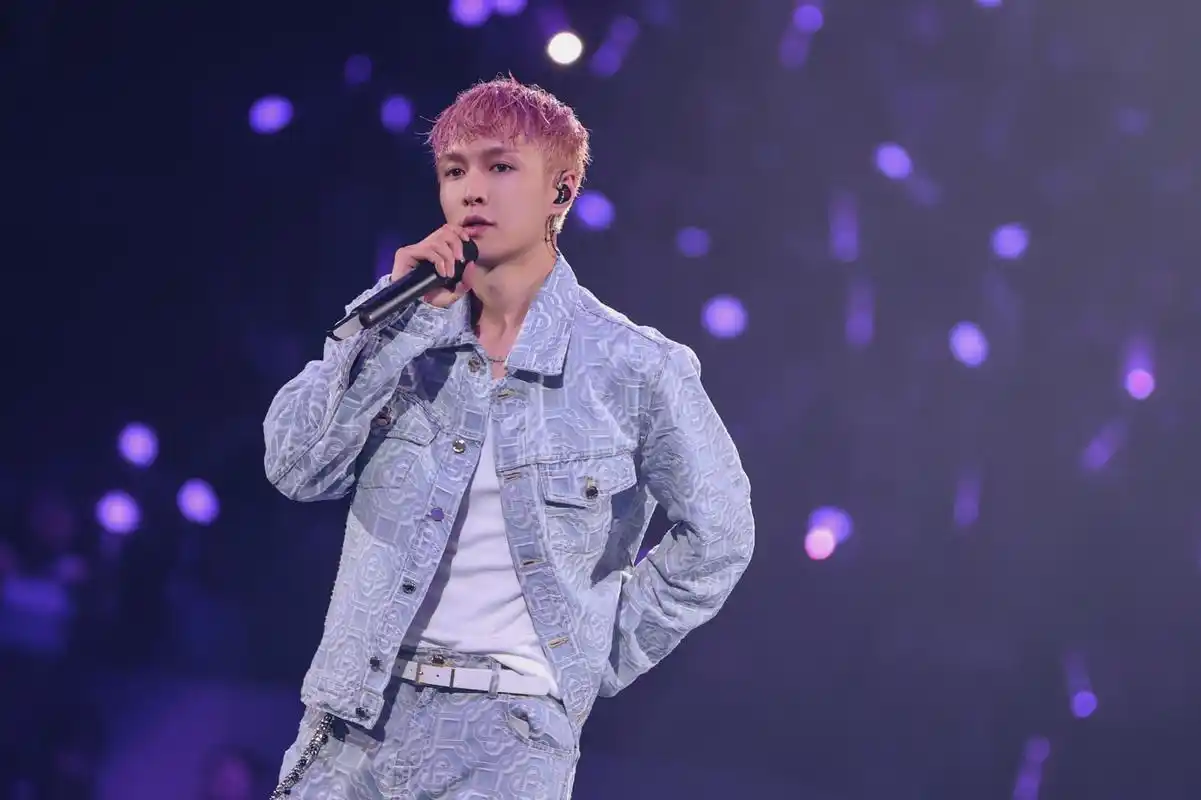 张艺兴##张艺兴2023大航海巡演# 所有充实或虚度的时光里,都有彼此