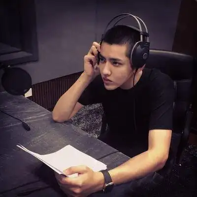 吴亦凡剃板寸无刘海发型示范