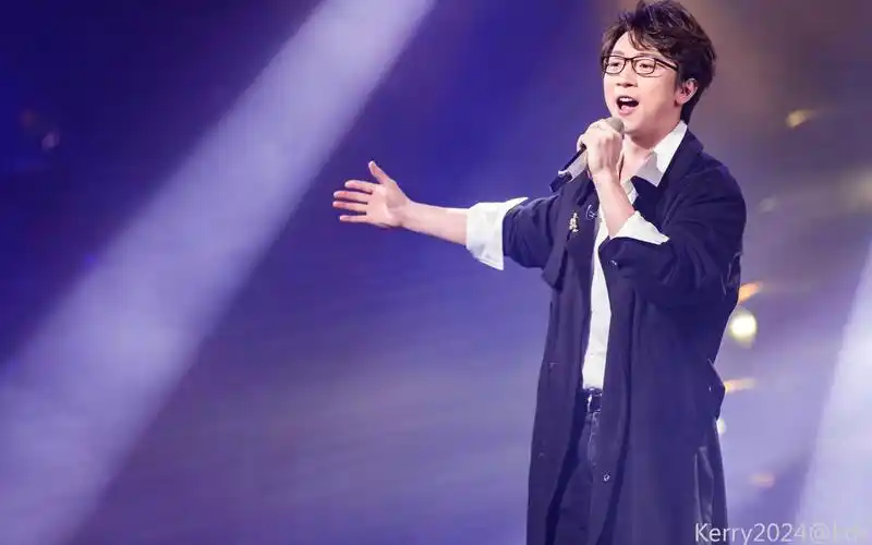 青年男中音歌唱家