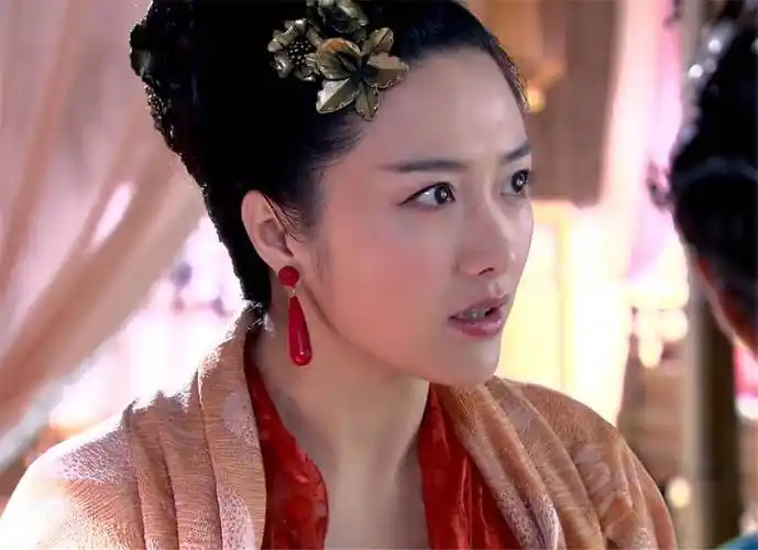 天龙八部6版秦红棉让观众看到了不同时代的英气美女