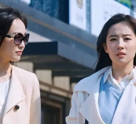 【图】刘亦菲露水红颜服装欣赏 唐嫣与刘亦菲演空姐圆梦