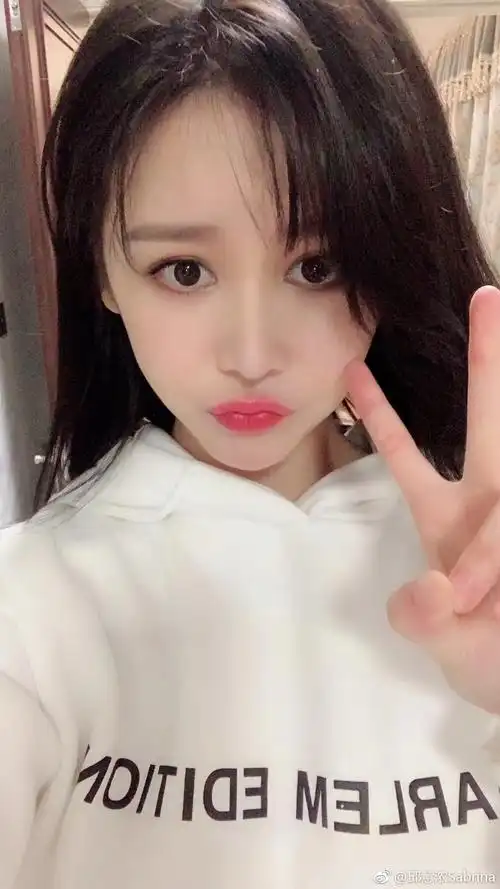 新晋晶女郎——邱意浓