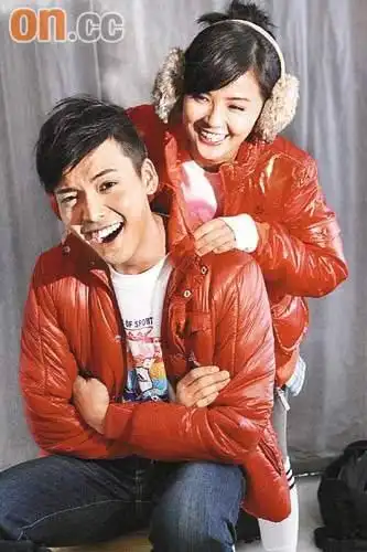 阿sa按摩搞怪展活力与陈伟霆犹如拍婚纱照