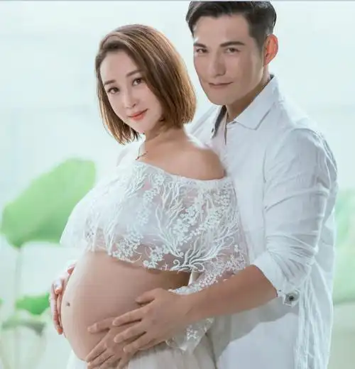 杜若溪大肚孕照曝光,严屺宽寸步不离,陪着媳妇拍完美照!