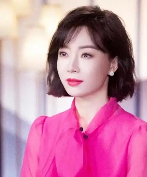 "短发"的正确发型方式:微卷,不过耳!瞧宋慧乔,陈数多美