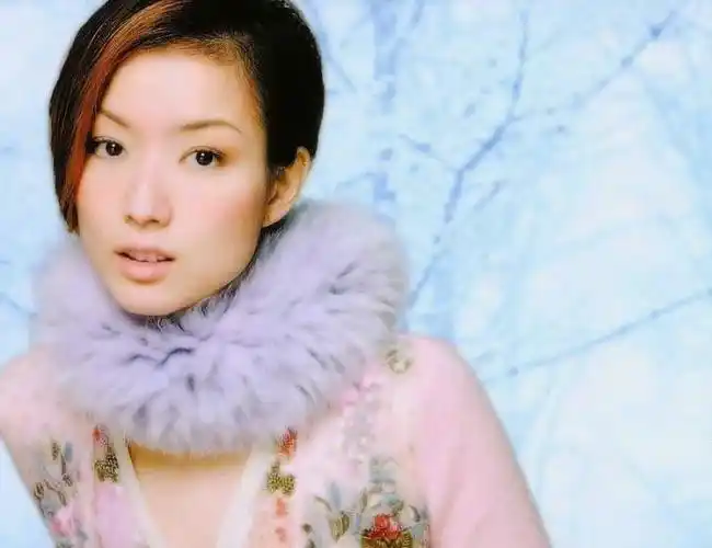 一见心醉(郑秀文演唱的歌曲)_尚可名片