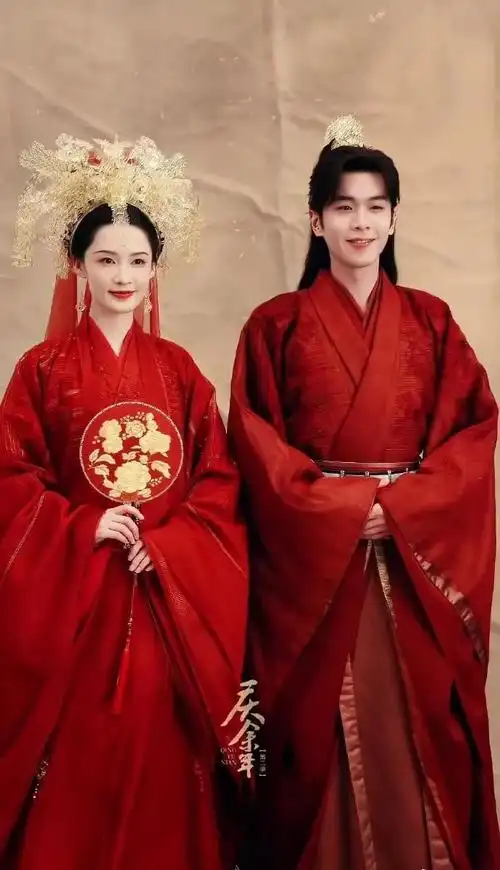 范闲大婚,唐艺昕纹身示爱上热搜,网友:怕张若昀真跑了