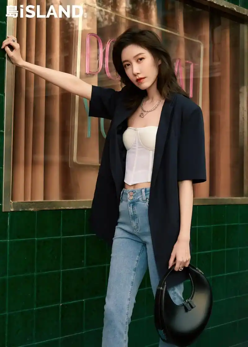 less 22ss精工系列休闲西服 _高露:高露身着les - 抖音