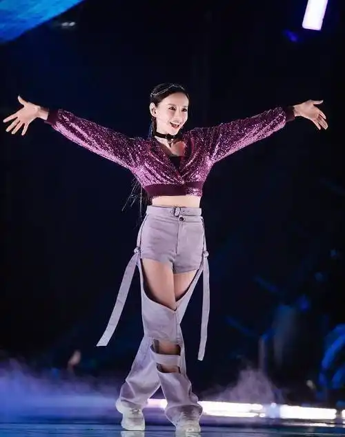 周笔畅一念之差,弄丢了弦子和董洁,却把吕一胡静送进安全区_网友