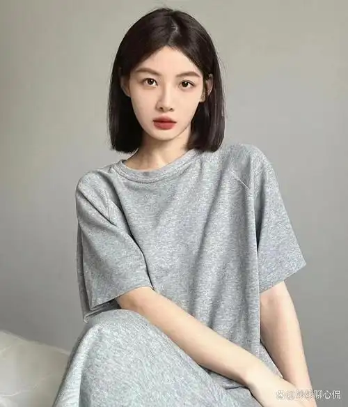 女人过了40岁头发建议剪短今年流行这3款酒窝发显年轻气质