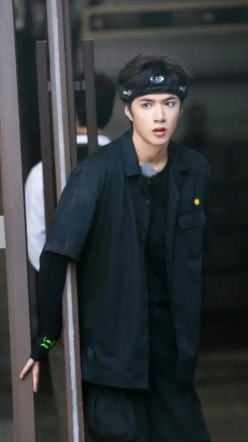 刘耀文 十八迎焰势执梦拥灿阳