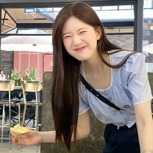 赵露思  喜欢一些灵动明媚的日常照