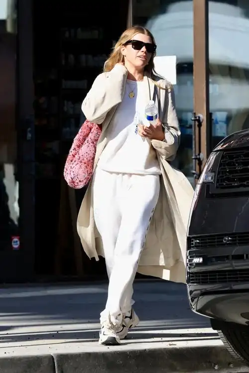 今日欧美明星时尚街拍图集(2023年2月25日)