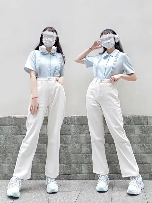 一起入了仙吾依  家的一条白色牛仔裤搭配着穿