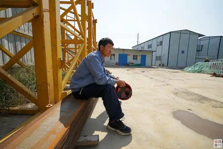 重症青年每月靠输血保命 弟弟打工10年救哥哥遭女友抛弃