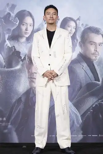 44岁张震爆瘦10公斤变身体虚弱超怕冷拍戏期间曾食物中毒