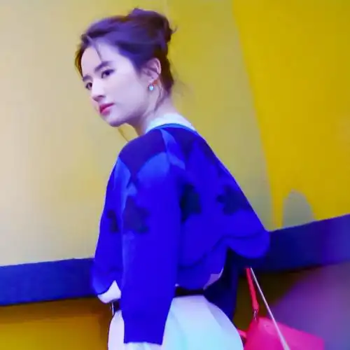 刘亦菲 红秀封面拍摄 in巴黎