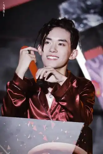 易烊千玺 #tfboys 五周年演唱会 高清 帅气