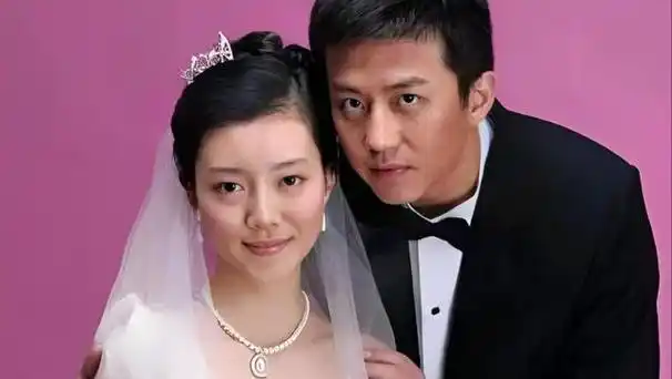 车晓和邓超在电视剧里演过情侣,他们在剧里感情深厚,还把这种感情带到