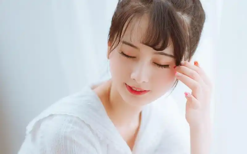 甜美清纯美女养眼高清桌面壁纸