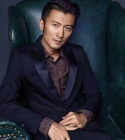 留长发却不"娘"的10位男明星,个个五官硬朗,野性又帅气_谢霆锋_王杰