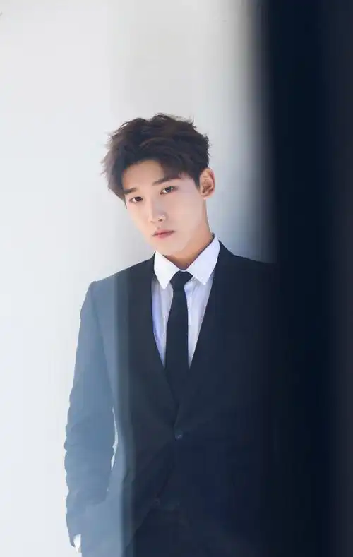 邢昭林英俊帅气西装写真图片,明星,高清,帅哥,魅力,型男,邢昭林