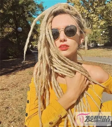 前卫个性女生脏辫彩色脏辫时髦亮眼