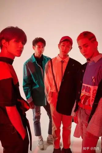 你见过哪些韩国男团中的神颜照片?