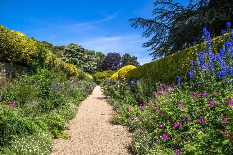 原创最奢侈的乡村豪宅仅花园就占地12万㎡却是这个家族的房产之一