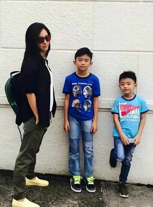 谢霆锋一家2大瓜 谢贤中风病危,张柏芝小儿子生父曝是谢霆锋!