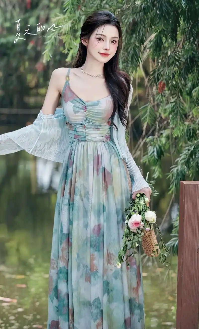 夏天当然要穿漂亮的小裙子啦