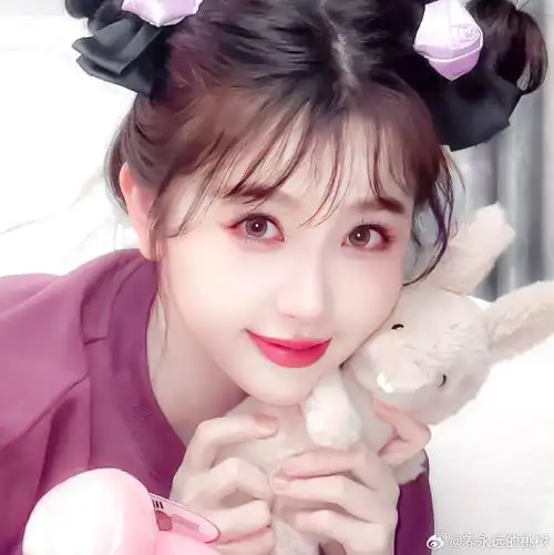 虞书欣自修头像推荐