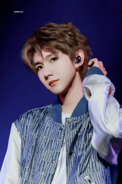 5场万人演唱会《客厅狂欢》创上座率和票房双记录的 是@tfboys-王源呀