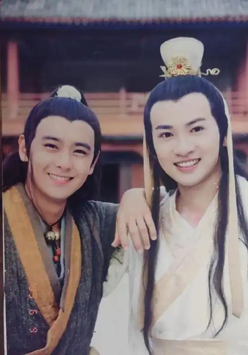 《绝代双骄》,苏有朋林志颖的小鱼儿与花无缺真的是童年男神