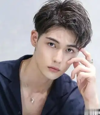 男生定位烫发型图片3